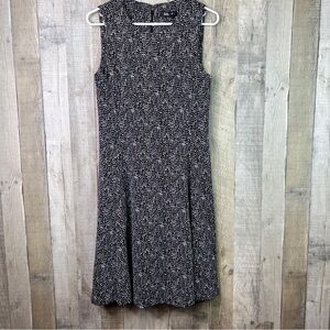 DKNY
Black & White Sleeveless Dress with Pockets Back Zipper Hook & Eye Closure